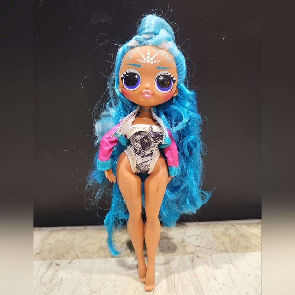L.O.L. Surprise! Blue and Pink Fashion Doll with Accessories